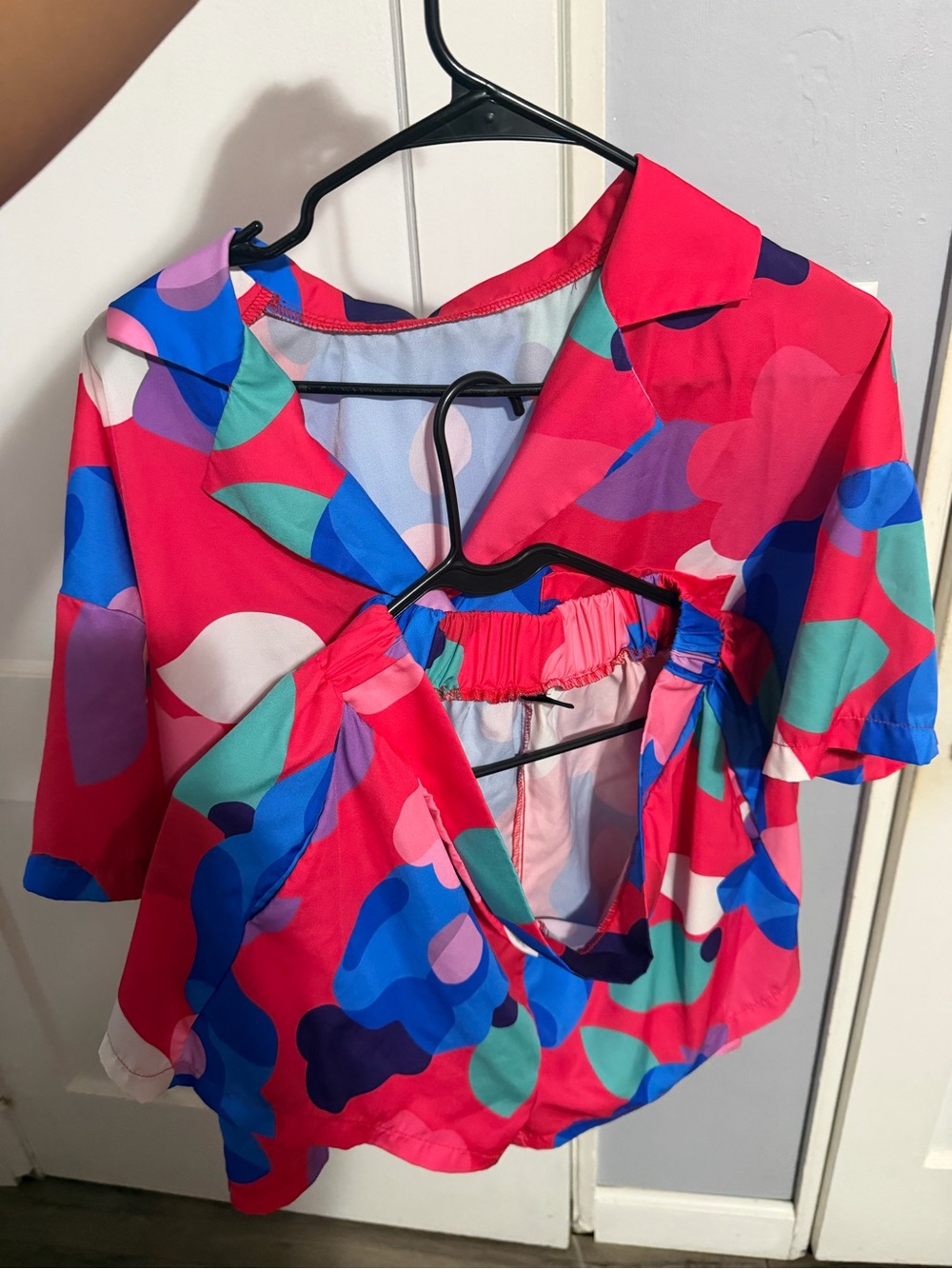 Vibrant Pink Abstract Print Women's Shirt
